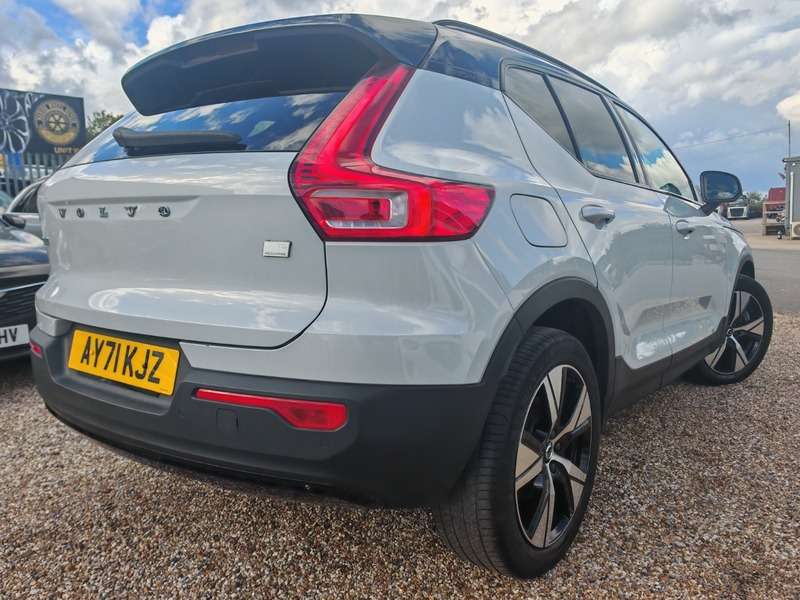 2021 VOLVO XC40 2021 VOLVO XC40