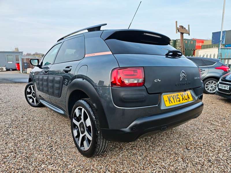 A 2015 CITROEN C4 CACTUS PURETECH FLAIR S/S A 2015 CITROEN C4 CACTUS PURETECH FLAIR S/S