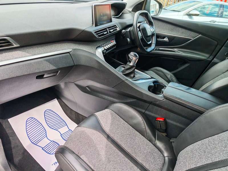 2017 PEUGEOT 3008 2017 PEUGEOT 3008