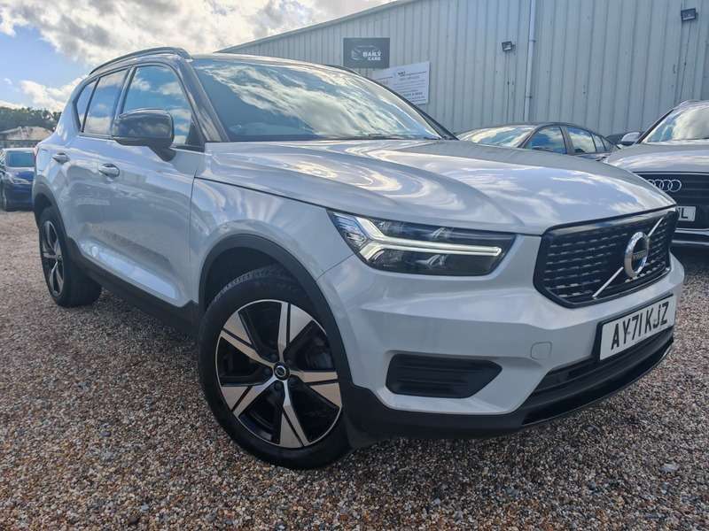 2021 VOLVO XC40 2021 VOLVO XC40