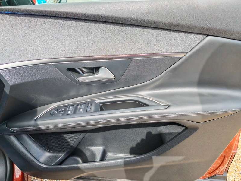 2017 PEUGEOT 3008 2017 PEUGEOT 3008
