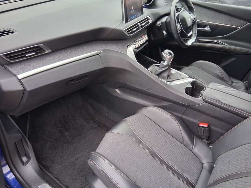 2017 PEUGEOT 3008 2017 PEUGEOT 3008