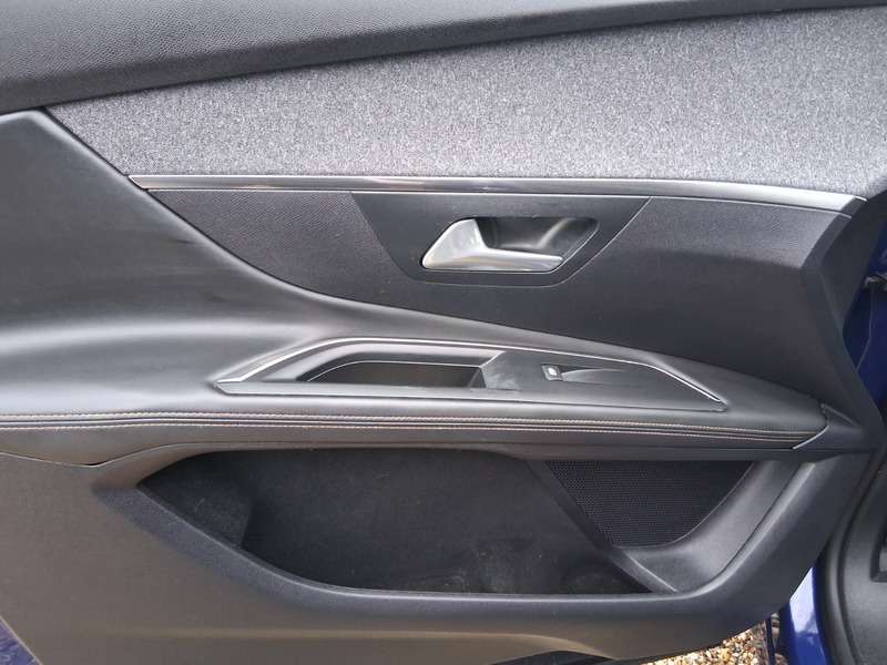 2017 PEUGEOT 3008 2017 PEUGEOT 3008