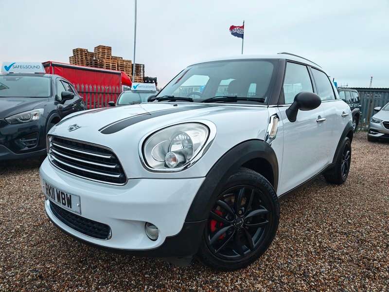 A 2011 MINI COUNTRYMAN ONE A 2011 MINI COUNTRYMAN ONE