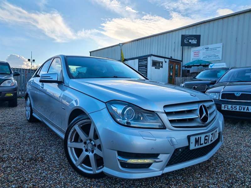 A 2011 MERCEDES GL CLASS C180 BLUEEFFICIENCY SPORT EDITION 125 A 2011 MERCEDES GL CLASS C180 BLUEEFFICIENCY SPORT EDITION 125