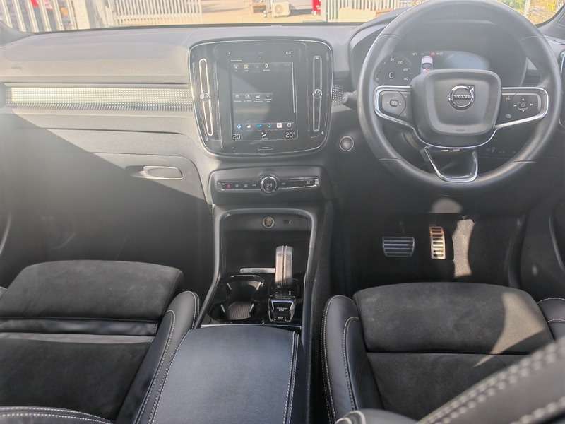 2021 VOLVO XC40 2021 VOLVO XC40