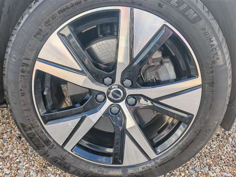 2021 VOLVO XC40 2021 VOLVO XC40