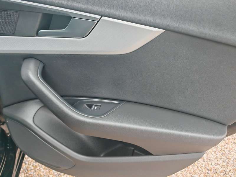 2017 AUDI A4 2017 AUDI A4