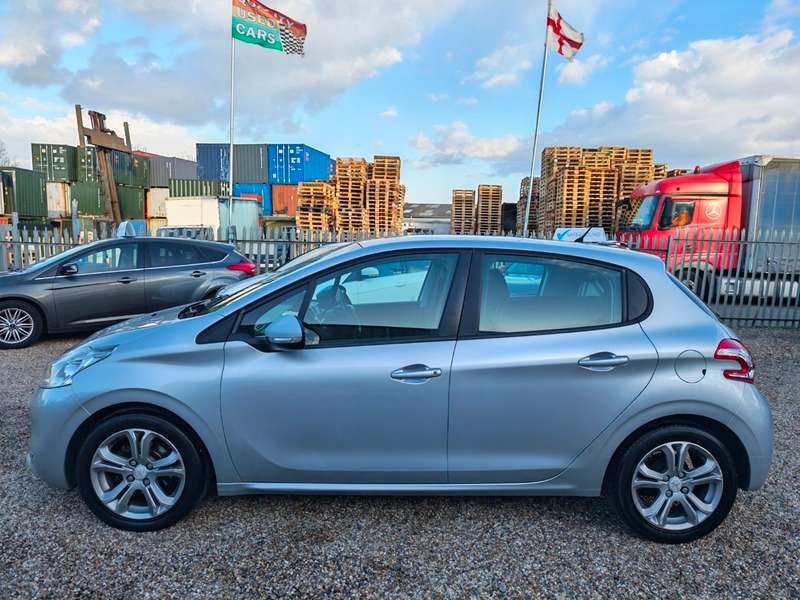 2012 PEUGEOT 208 2012 PEUGEOT 208