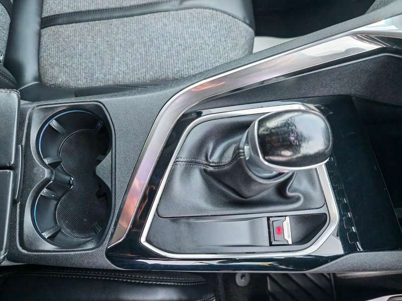 2017 PEUGEOT 3008 2017 PEUGEOT 3008