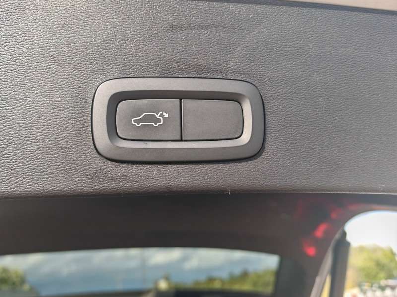 2021 VOLVO XC40 2021 VOLVO XC40