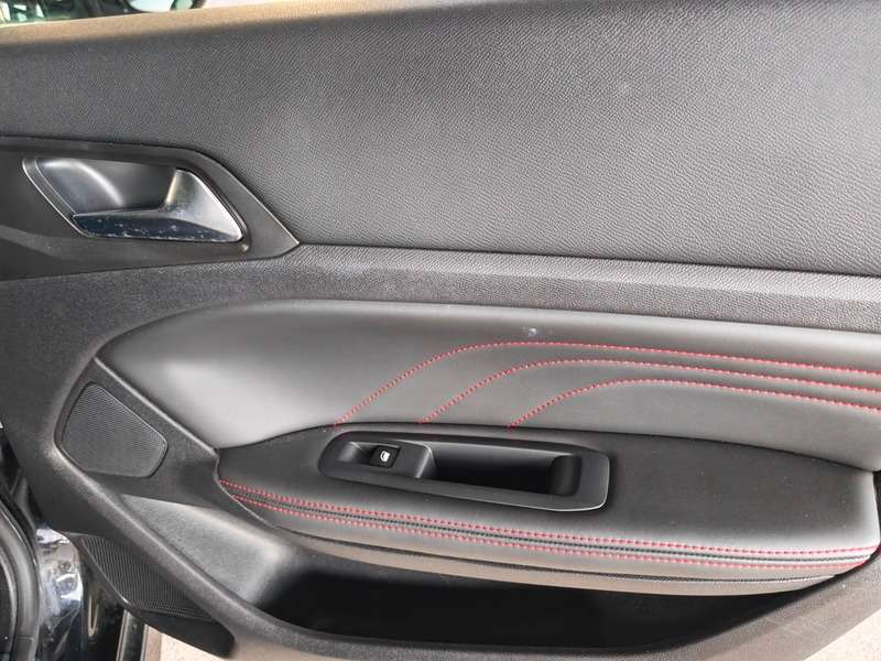 2015 PEUGEOT 308 2015 PEUGEOT 308