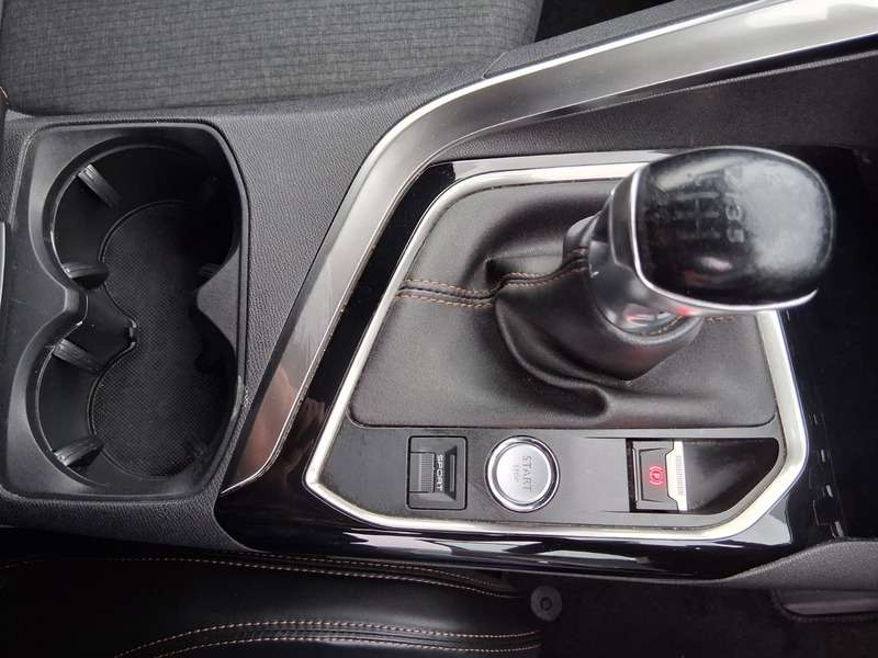 2017 PEUGEOT 3008 2017 PEUGEOT 3008