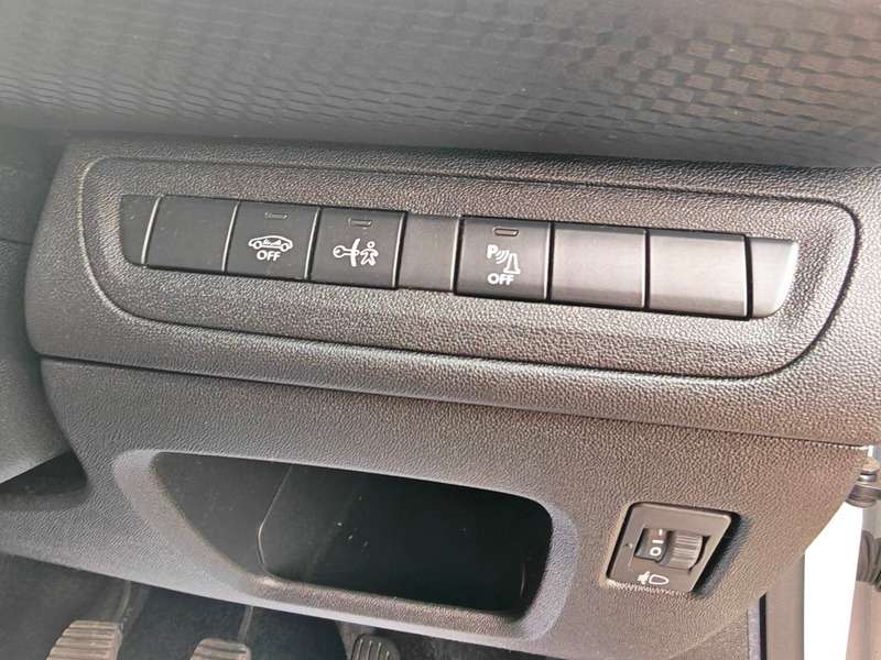 2018 PEUGEOT 2008 2018 PEUGEOT 2008