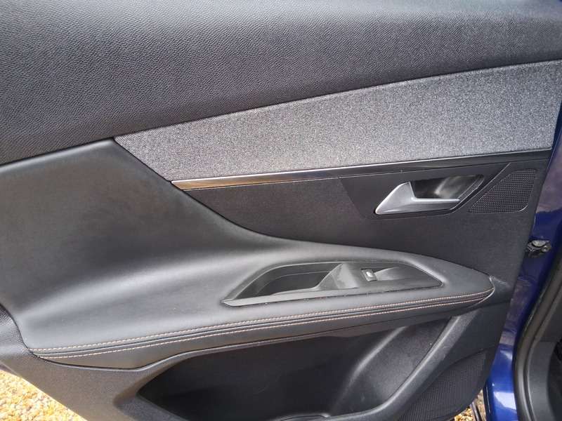 2017 PEUGEOT 3008 2017 PEUGEOT 3008