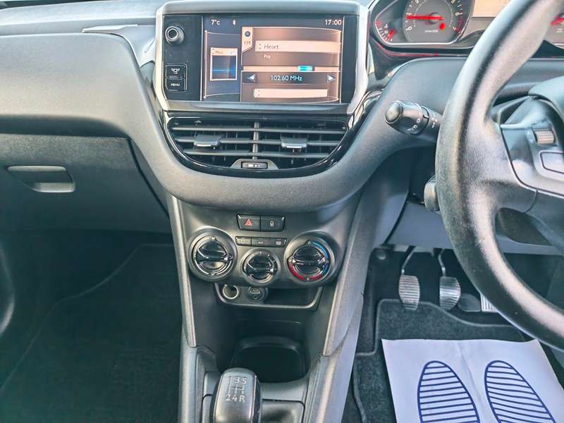 2012 PEUGEOT 208 2012 PEUGEOT 208