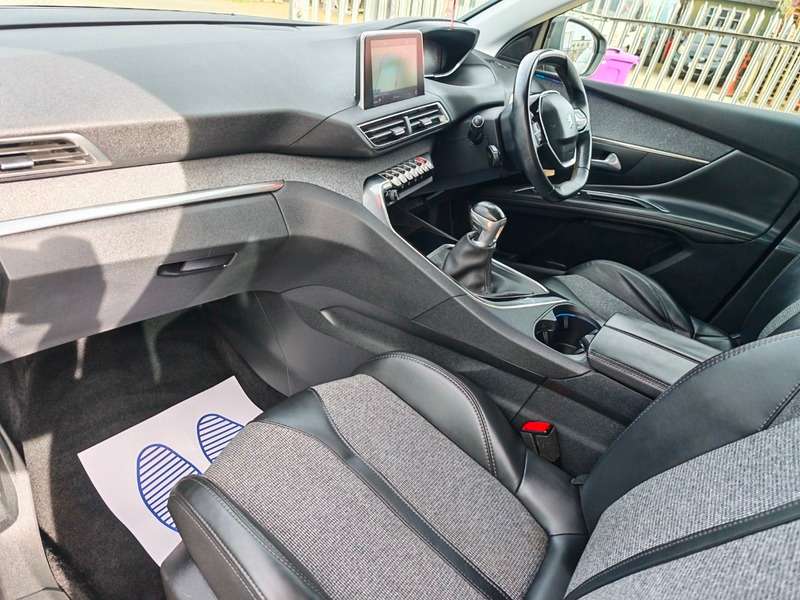 2017 PEUGEOT 3008 2017 PEUGEOT 3008