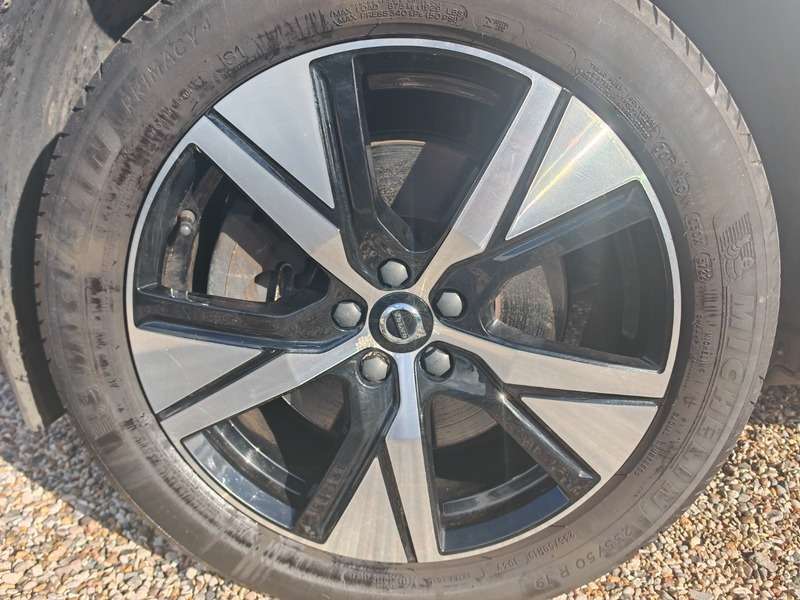 2021 VOLVO XC40 2021 VOLVO XC40