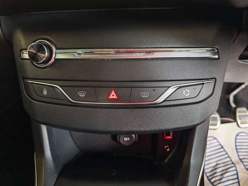 2015 PEUGEOT 308 2015 PEUGEOT 308
