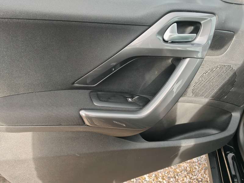 2018 PEUGEOT 2008 2018 PEUGEOT 2008