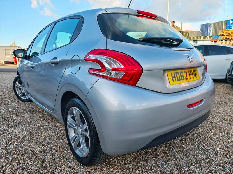 2012 PEUGEOT 208 2012 PEUGEOT 208