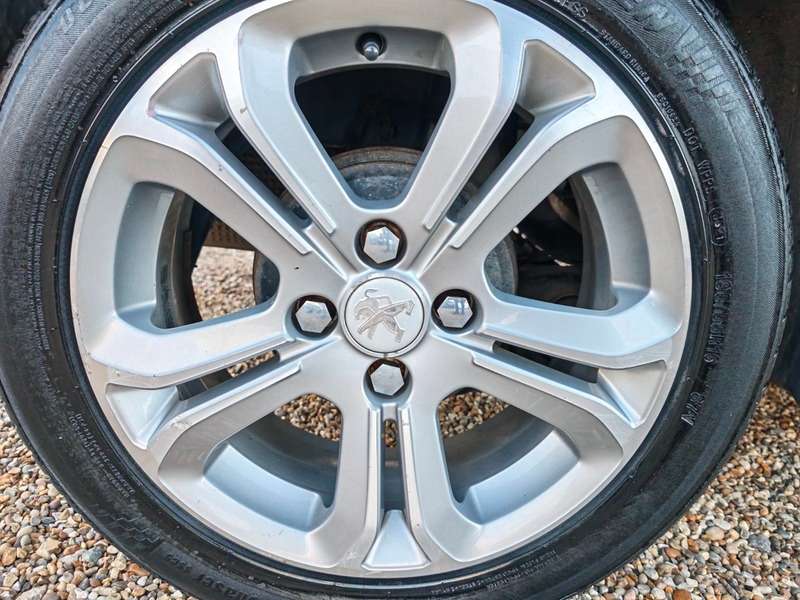 2012 PEUGEOT 208 2012 PEUGEOT 208