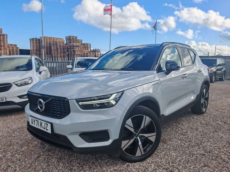 2021 VOLVO XC40 2021 VOLVO XC40