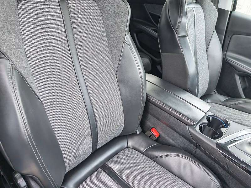 2017 PEUGEOT 3008 2017 PEUGEOT 3008