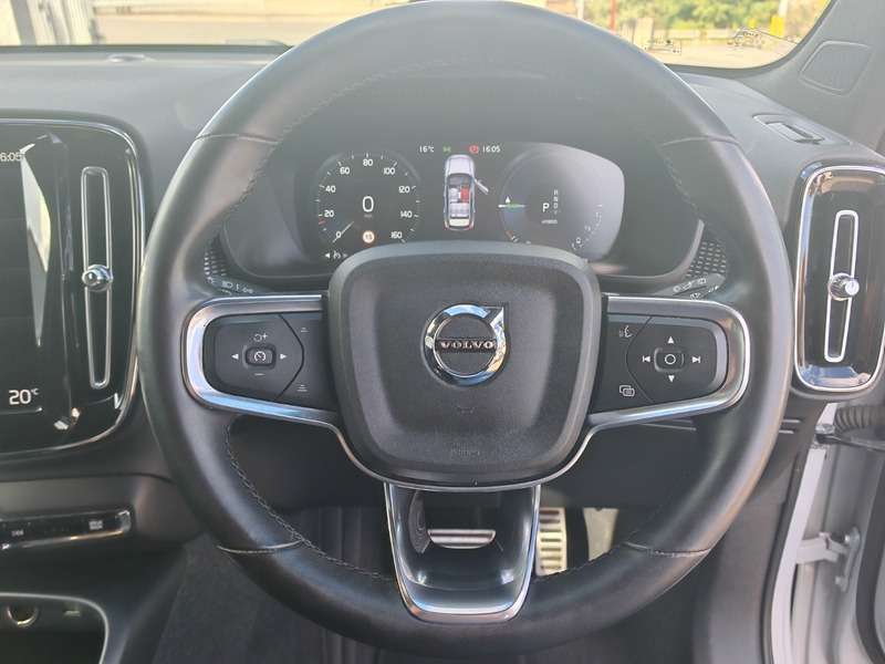 2021 VOLVO XC40 2021 VOLVO XC40