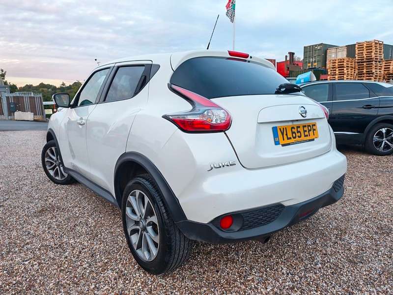 A 2016 NISSAN JUKE TEKNA XTRONIC A 2016 NISSAN JUKE TEKNA XTRONIC