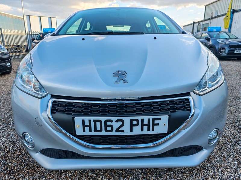 2012 PEUGEOT 208 2012 PEUGEOT 208