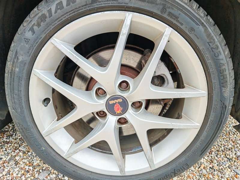 2004 SAAB 9-3 2004 SAAB 9-3