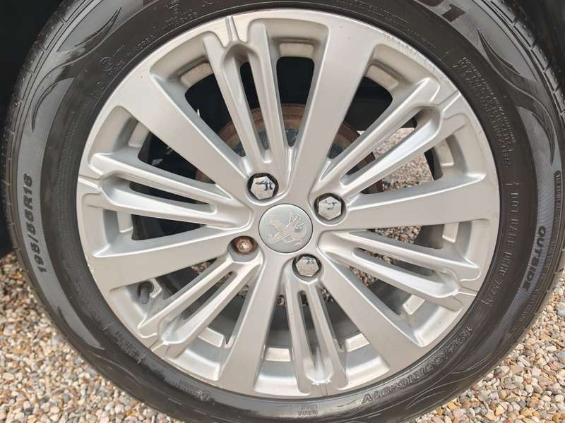 2018 PEUGEOT 208 2018 PEUGEOT 208