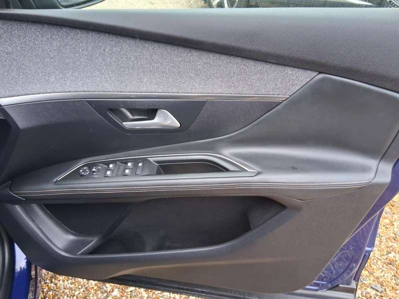 2017 PEUGEOT 3008 2017 PEUGEOT 3008