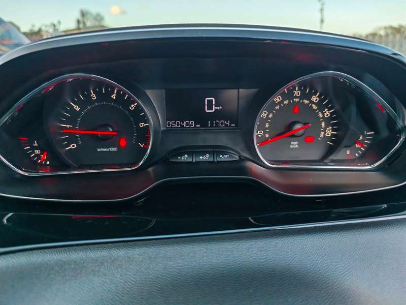 2012 PEUGEOT 208 2012 PEUGEOT 208