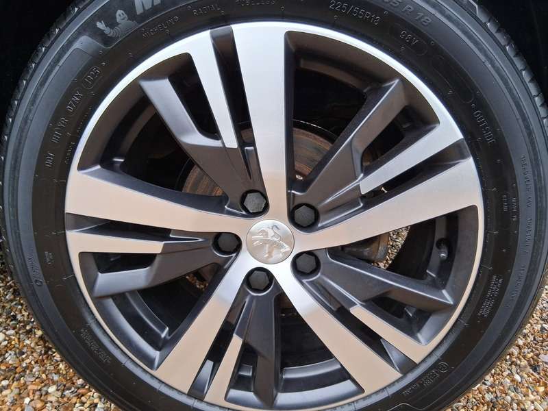 2017 PEUGEOT 3008 2017 PEUGEOT 3008