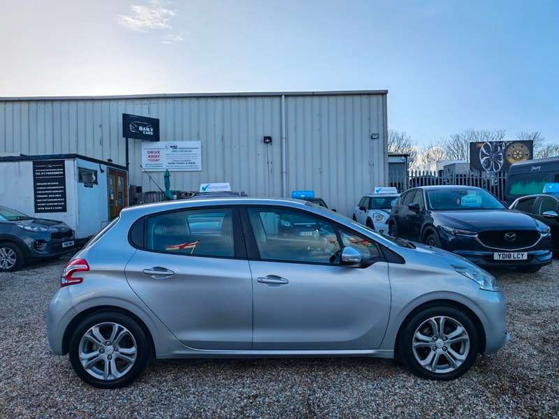 2012 PEUGEOT 208 2012 PEUGEOT 208