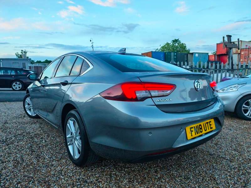 A 2018 VAUXHALL INSIGNIA GRAND SPORT TECH LINE NAV ECOTEC A 2018 VAUXHALL INSIGNIA GRAND SPORT TECH LINE NAV ECOTEC