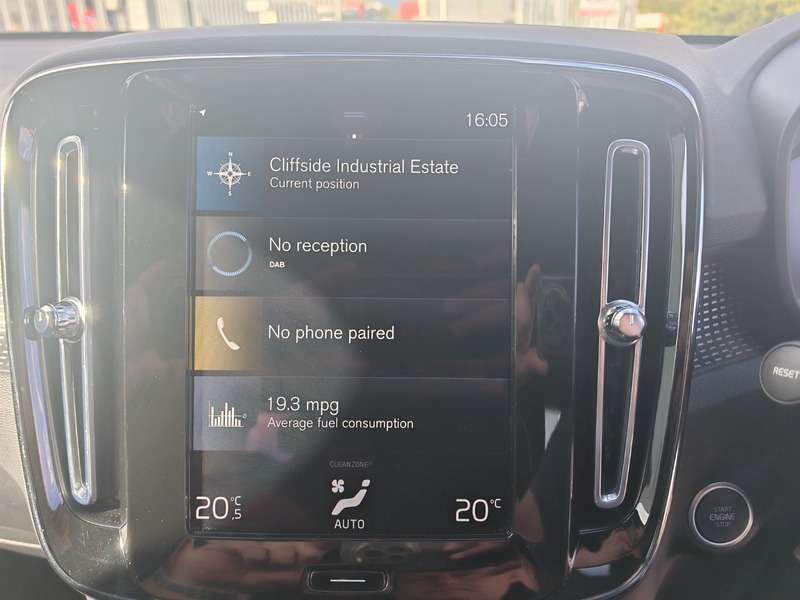 2021 VOLVO XC40 2021 VOLVO XC40