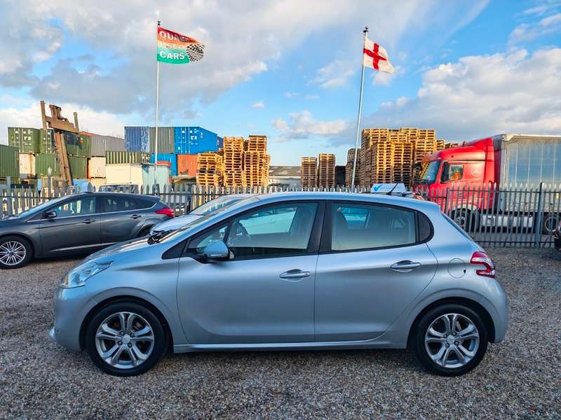 2012 PEUGEOT 208 2012 PEUGEOT 208