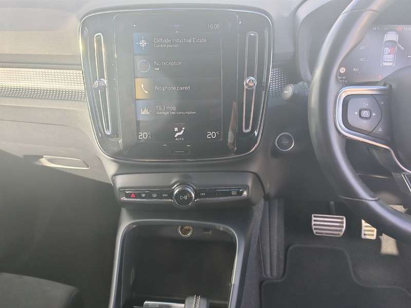 2021 VOLVO XC40 2021 VOLVO XC40