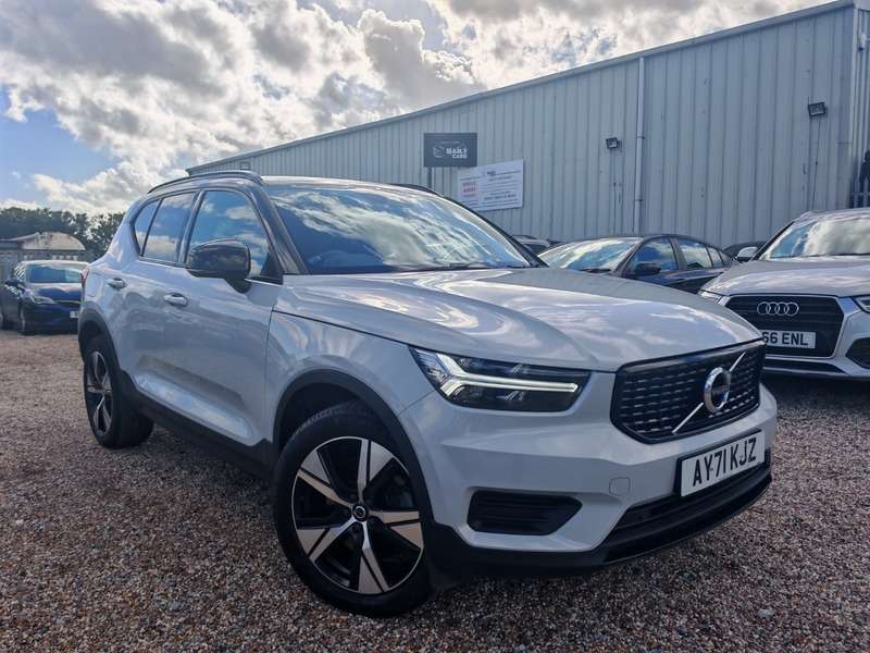 2021 VOLVO XC40 2021 VOLVO XC40