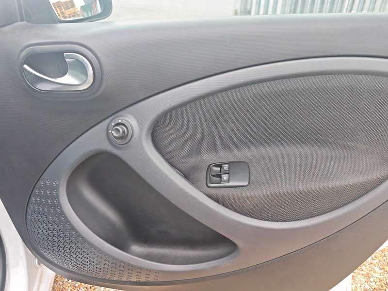 2017 SMART FORFOUR 2017 SMART FORFOUR