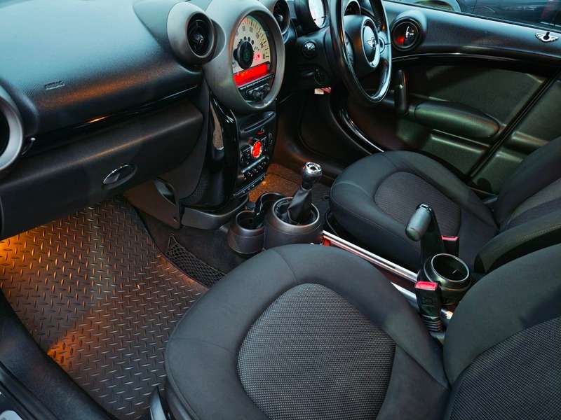 2011 MINI COUNTRYMAN 2011 MINI COUNTRYMAN