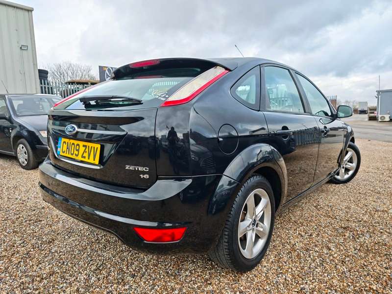 A 2009 FORD FOCUS ZETEC A 2009 FORD FOCUS ZETEC