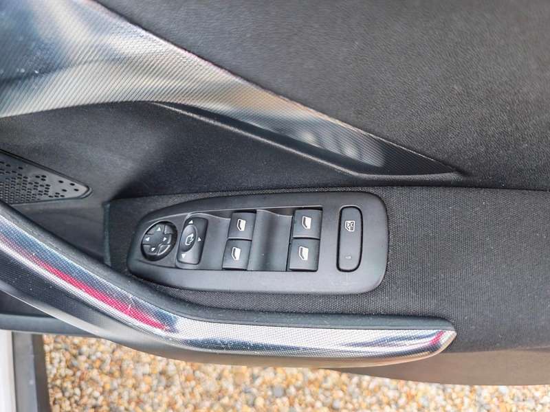 2018 PEUGEOT 2008 2018 PEUGEOT 2008