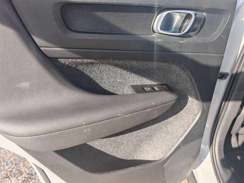 2021 VOLVO XC40 2021 VOLVO XC40