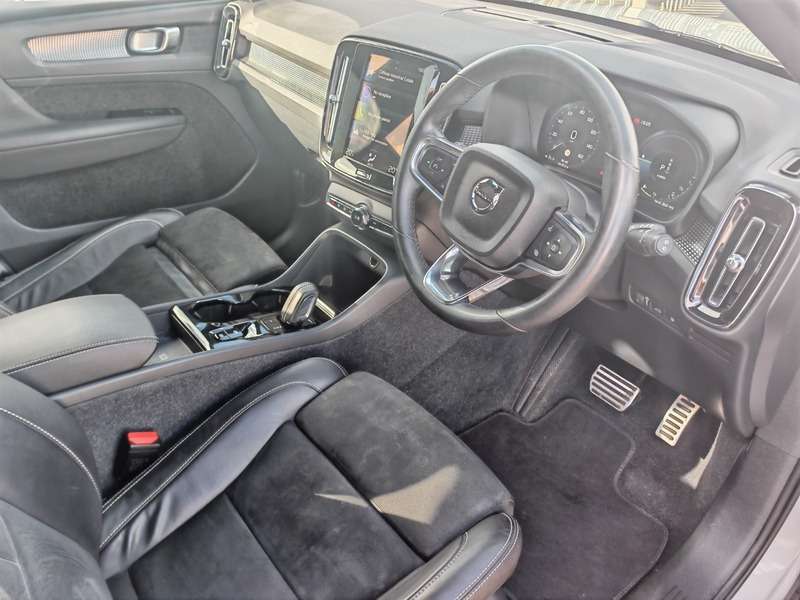 2021 VOLVO XC40 2021 VOLVO XC40