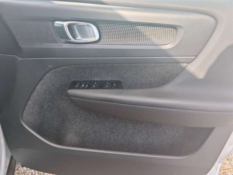 2021 VOLVO XC40 2021 VOLVO XC40