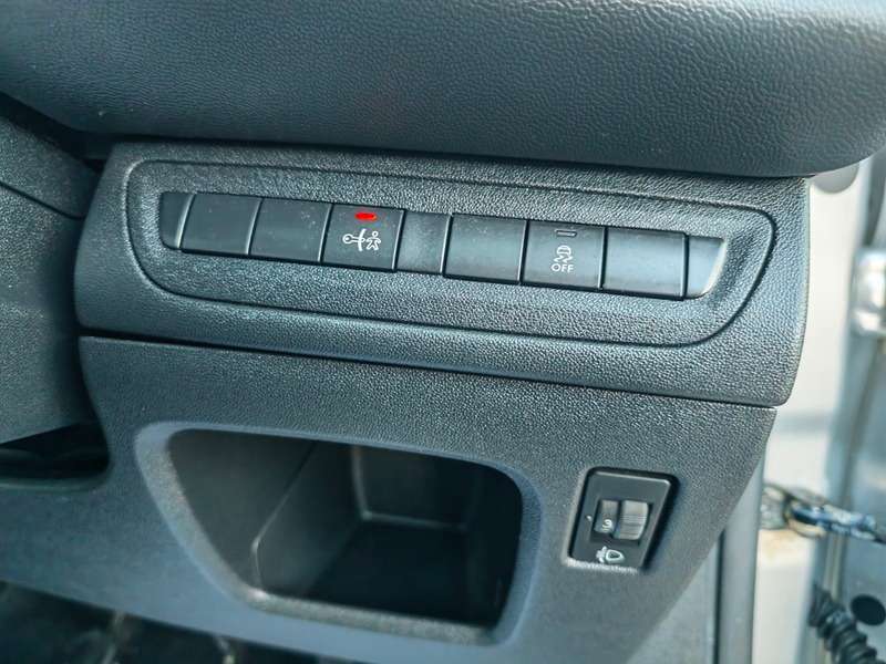 2012 PEUGEOT 208 2012 PEUGEOT 208